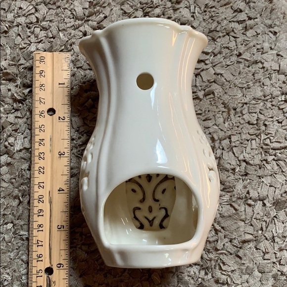 Yankee Candle cream color ceramic oil warmer - Picture 5 of 6